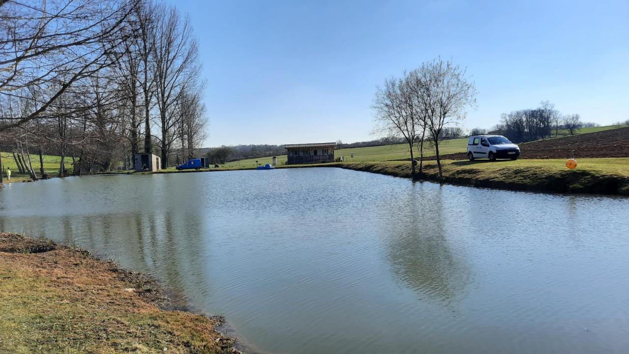 Hotel Etang Pre De La Font Cercles Exteriér fotografie